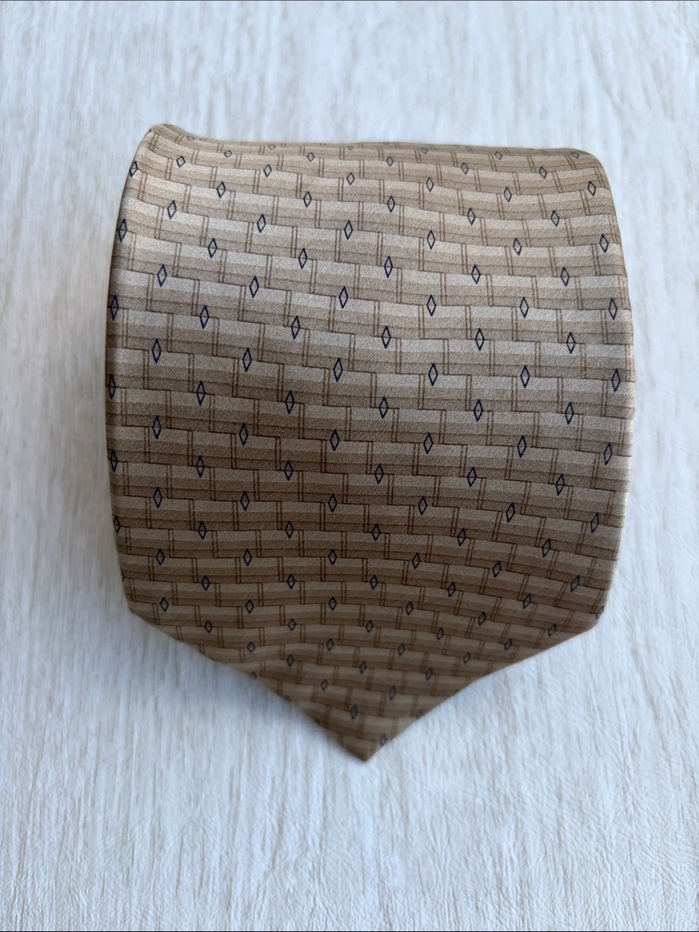 Arrow Men’s Beige Silk Geometric Tie